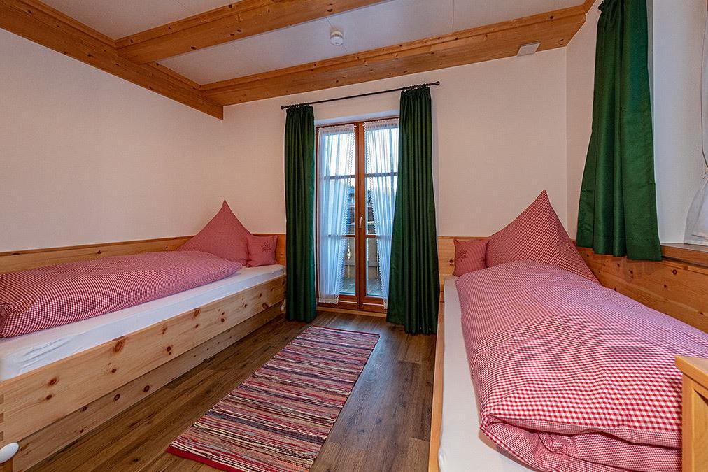 Ferienhaus Stoaröserl Schlafzimmer 3