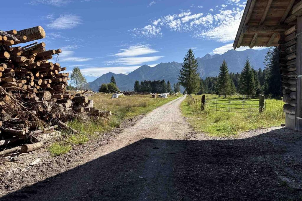 Weg zwischen Barmsee und Krün
